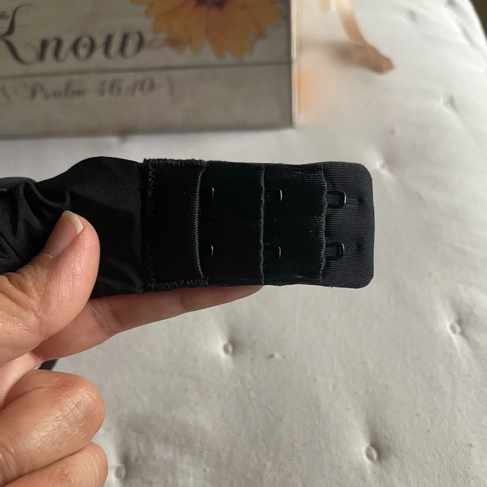 Calvin Klein Women's Seductive Comfort Unlined Lace Bra - Picture 10 of 15